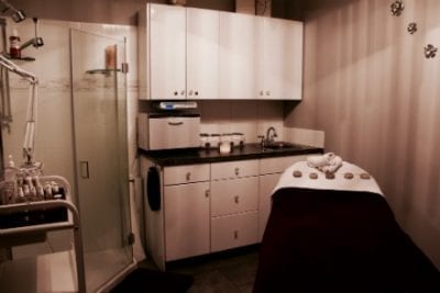 Facial treatment room