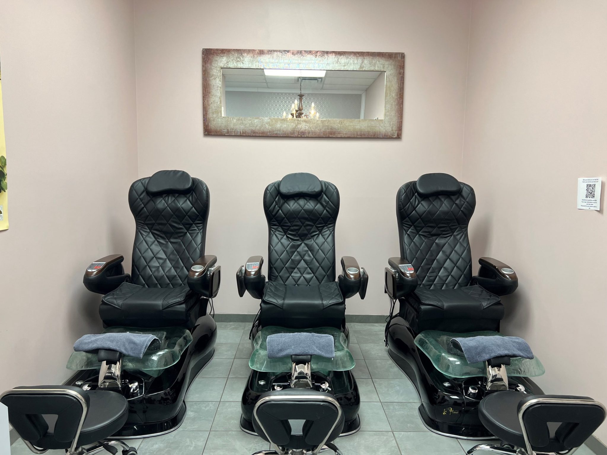 pedi room